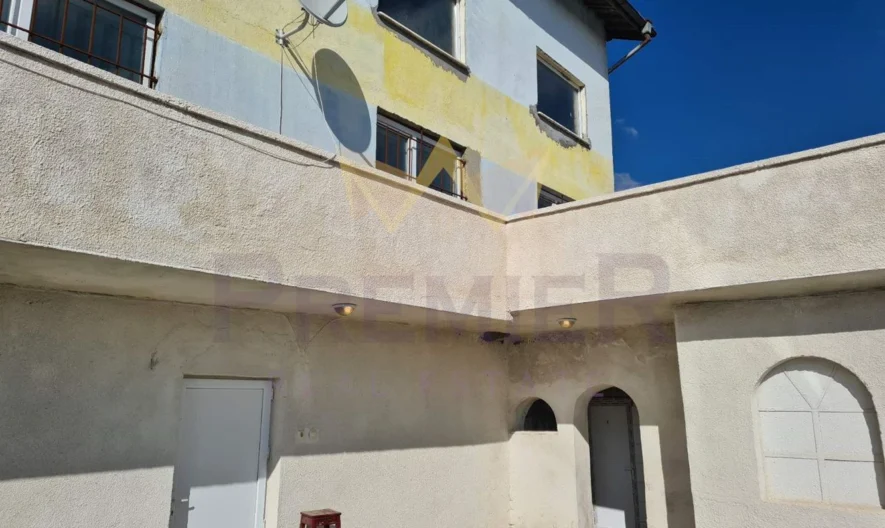 Триетажна къща в село Изворско - - снимка 3 - Имоти Премиер