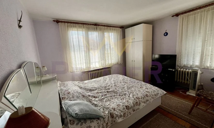 Триетажна къща в село Овчарово -  - снимка 13 - Имоти Премиер