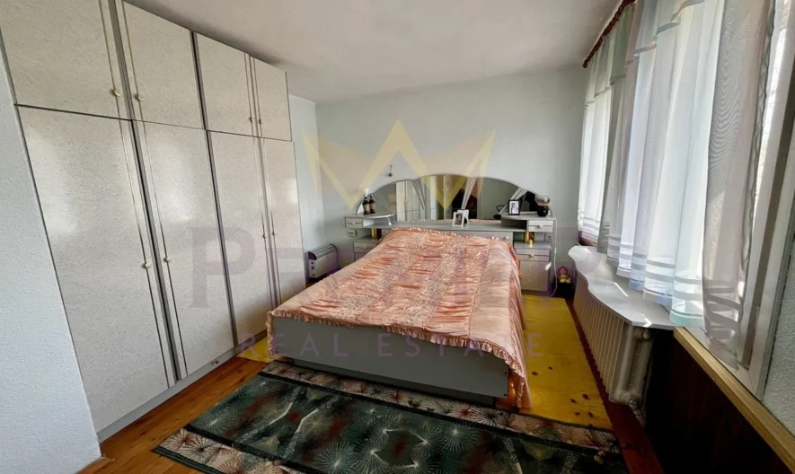 Триетажна къща в село Овчарово -  - снимка 15 - Имоти Премиер