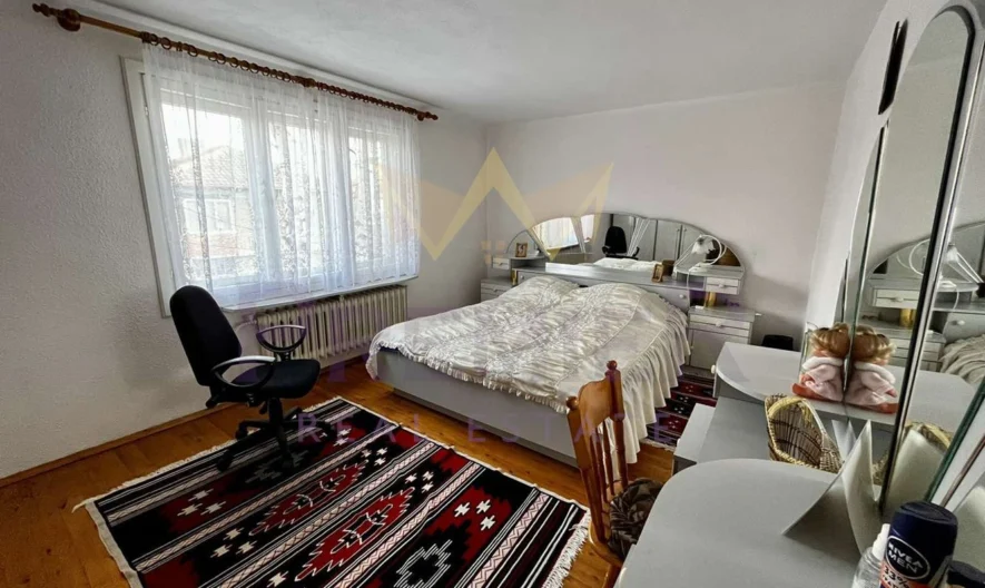 Триетажна къща в село Овчарово -  - снимка 17 - Имоти Премиер