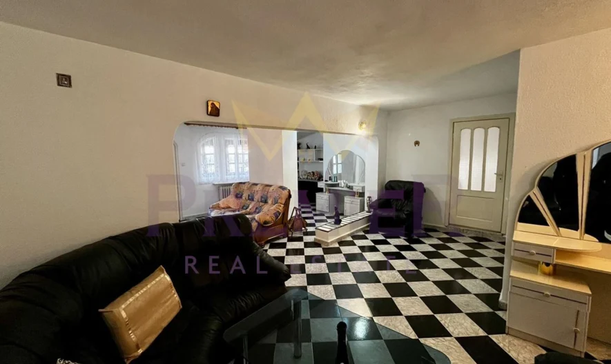 Триетажна къща в село Овчарово -  - снимка 23 - Имоти Премиер