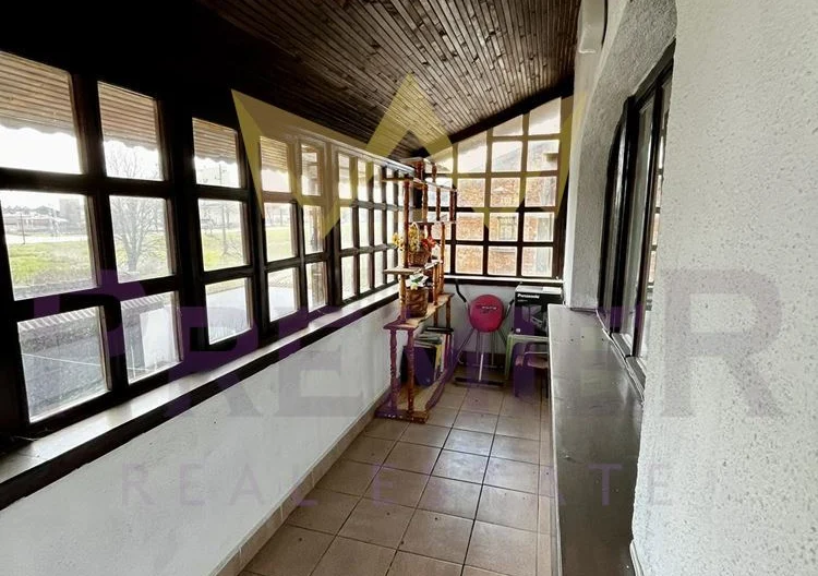 Триетажна къща в село Овчарово -  - снимка 25 - Имоти Премиер