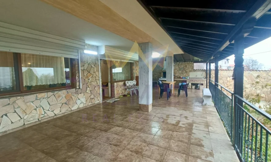 Триетажна къща в Свети Влас -  - снимка 16 - Имоти Премиер