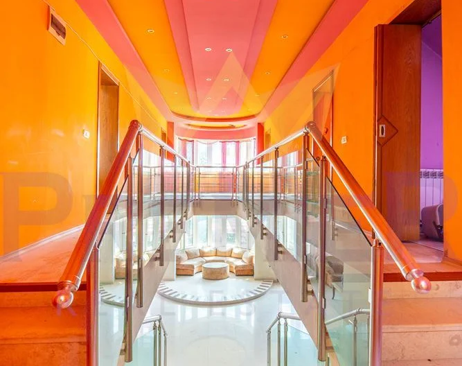 Триетажна къща в центъра на с. Игнатиево - - снимка 12 - Имоти Премиер