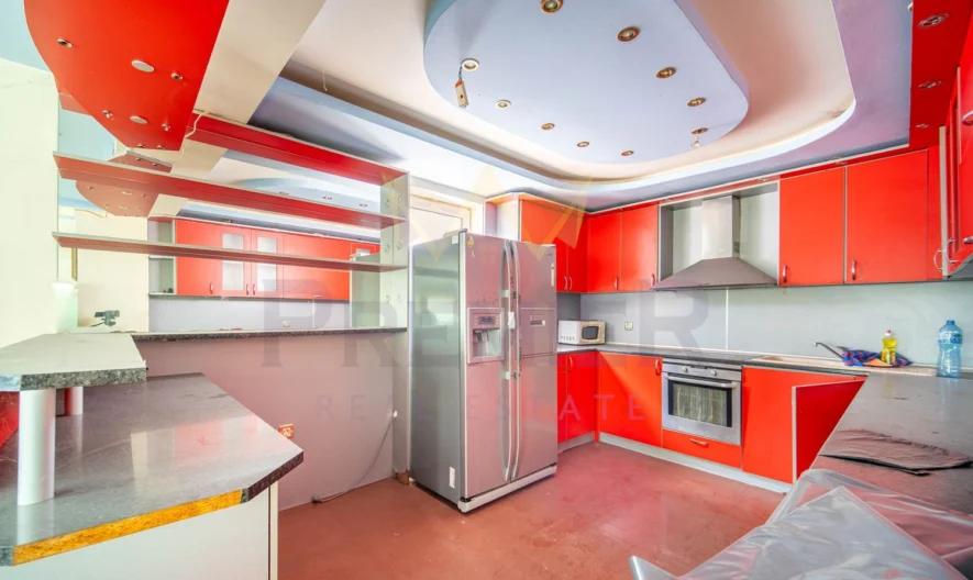 Триетажна къща в центъра на с. Игнатиево - - снимка 3 - Имоти Премиер