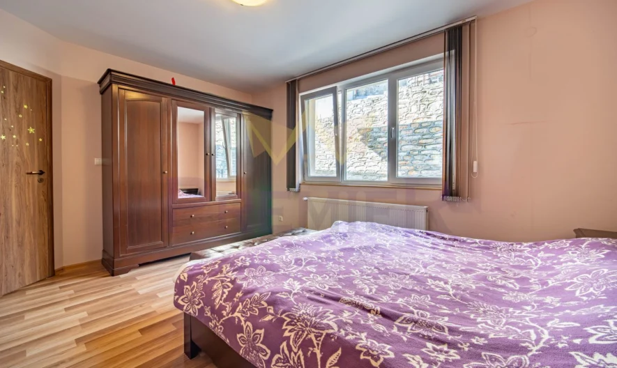 Триетажна къща в централната част на гр. Балчик -  - снимка 10 - Имоти Премиер