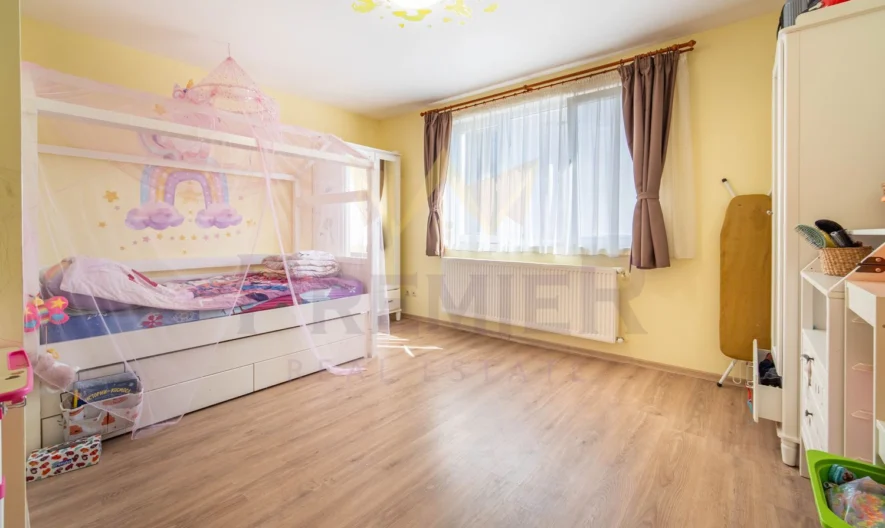 Триетажна къща в централната част на гр. Балчик -  - снимка 11 - Имоти Премиер