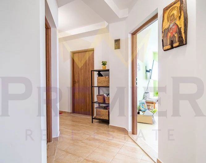 Триетажна къща в централната част на гр. Балчик -  - снимка 16 - Имоти Премиер