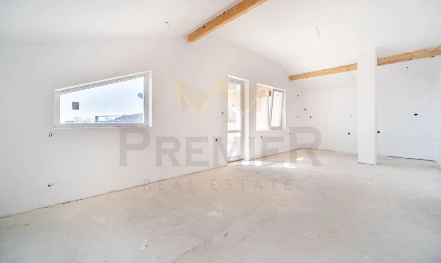 Триетажна къща в централната част на гр. Балчик -  - снимка 24 - Имоти Премиер