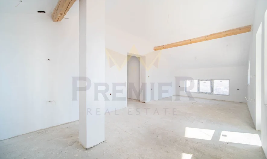 Триетажна къща в централната част на гр. Балчик -  - снимка 27 - Имоти Премиер