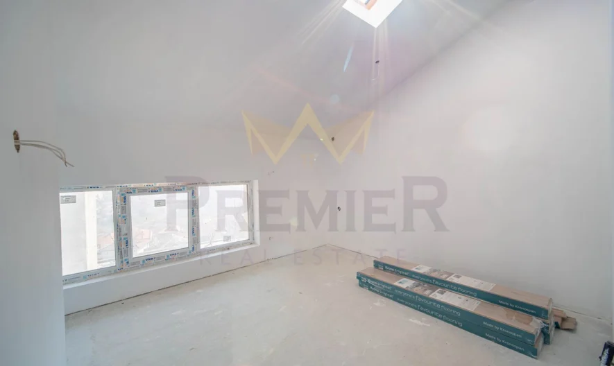 Триетажна къща в централната част на гр. Балчик -  - снимка 34 - Имоти Премиер