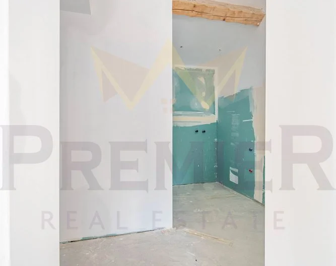 Триетажна къща в централната част на гр. Балчик -  - снимка 37 - Имоти Премиер