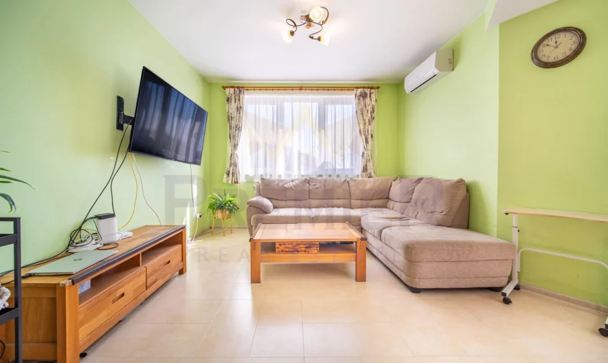 Триетажна къща в централната част на гр. Балчик -  - снимка 8 - Имоти Премиер