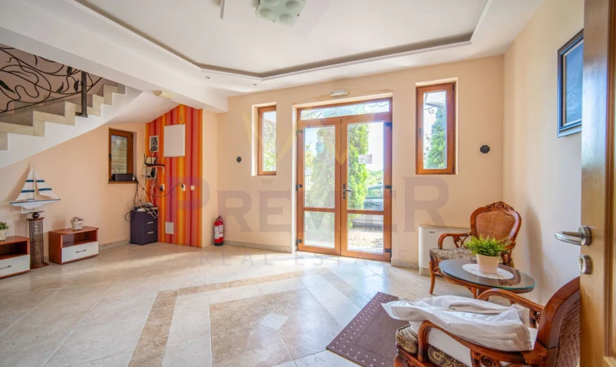 Триетажна къща за гости с разработен бизнес в с. Българево! Без комисион от страна на купувача ! -  - снимка 11 - Имоти Премиер