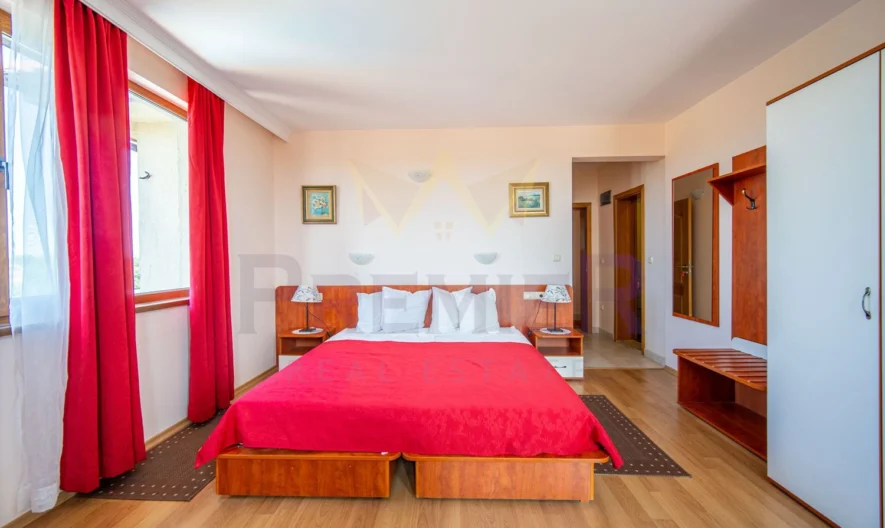 Триетажна къща за гости с разработен бизнес в с. Българево! Без комисион от страна на купувача ! -  - снимка 12 - Имоти Премиер