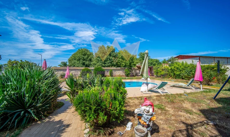 Триетажна къща за гости с разработен бизнес в с. Българево! Без комисион от страна на купувача ! -  - снимка 4 - Имоти Премиер