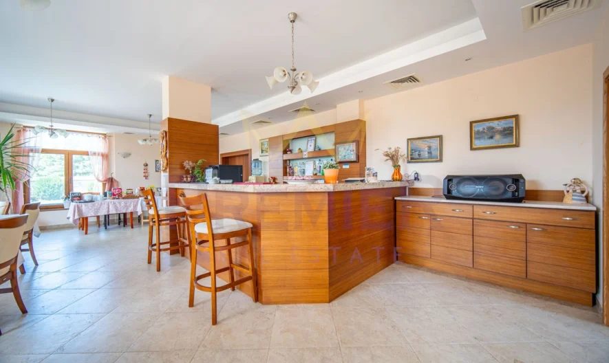 Триетажна къща за гости с разработен бизнес в с. Българево! Без комисион от страна на купувача ! -  - снимка 9 - Имоти Премиер