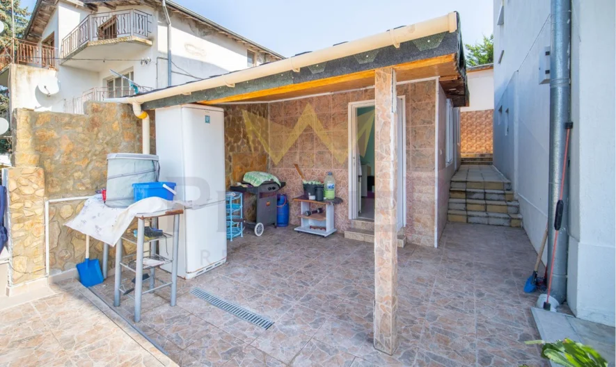 ТРИЕТАЖНА ВИЛА -  - снимка 22 - Имоти Премиер