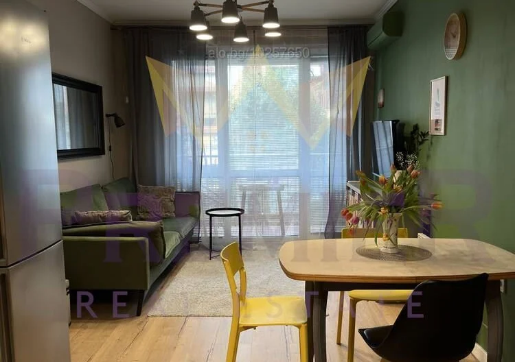 Тристаен апартамент -  - снимка 1 - Имоти Премиер