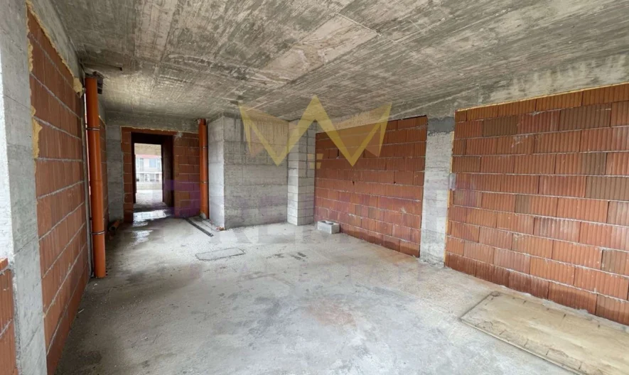 Тристаен апартамент -  - снимка 1 - Имоти Премиер