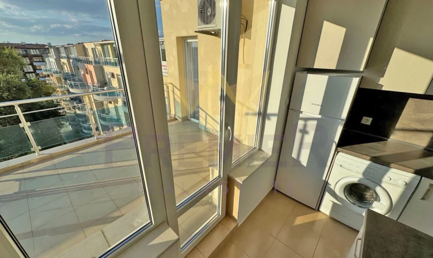 Тристаен апартамент - - снимка 11 - Имоти Премиер