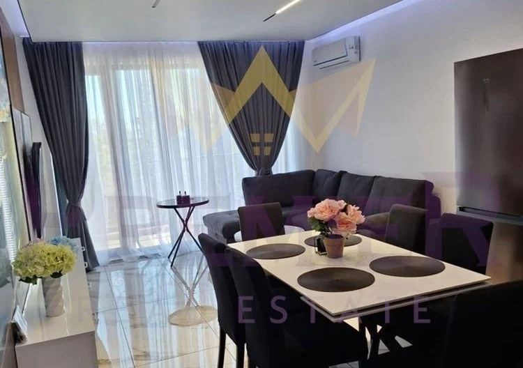 Тристаен апартамент - - снимка 2 - Имоти Премиер