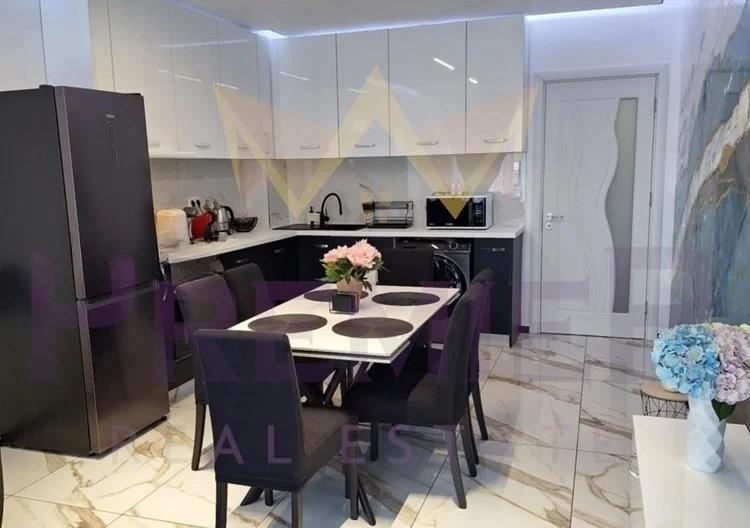 Тристаен апартамент - - снимка 3 - Имоти Премиер