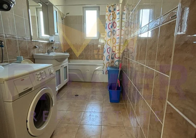 Тристаен апартамент - - снимка 8 - Имоти Премиер