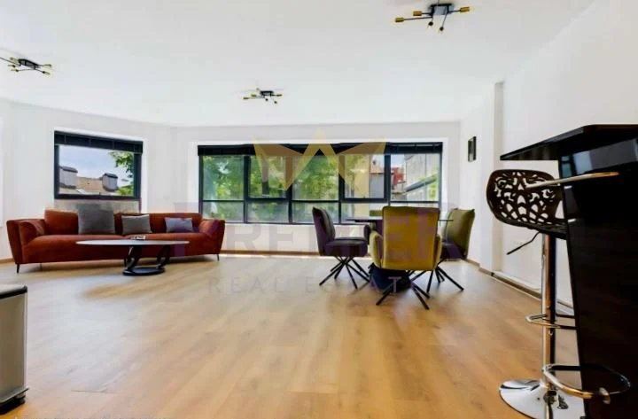 Тристаен апартамент – Гръцка махала, Варна - - снимка 1 - Имоти Премиер