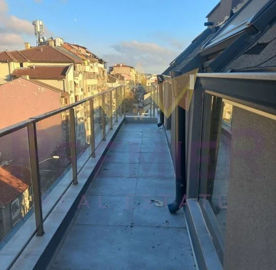 Тристаен апартамент – Колхозен пазар - - снимка 12 - Имоти Премиер