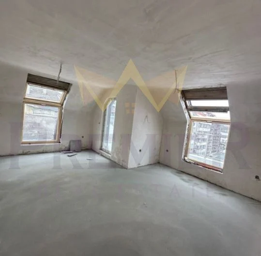 Тристаен апартамент – Колхозен пазар - - снимка 2 - Имоти Премиер