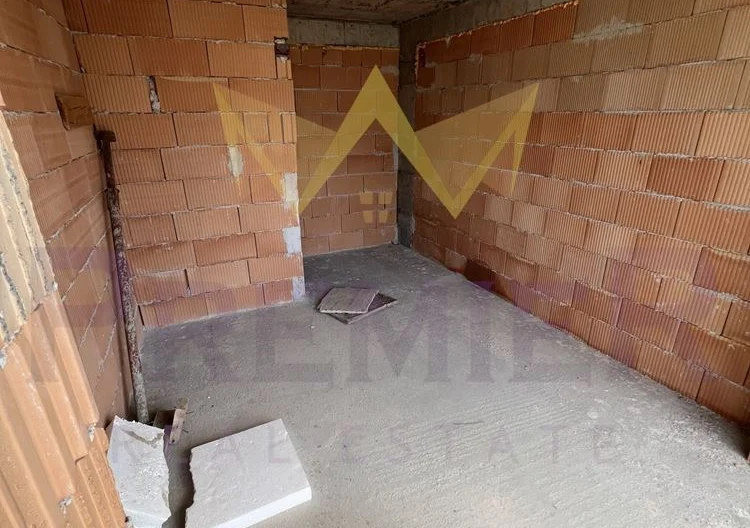 Тристаен апартамент – кв. Христо Ботев, Варна -  - снимка 8 - Имоти Премиер