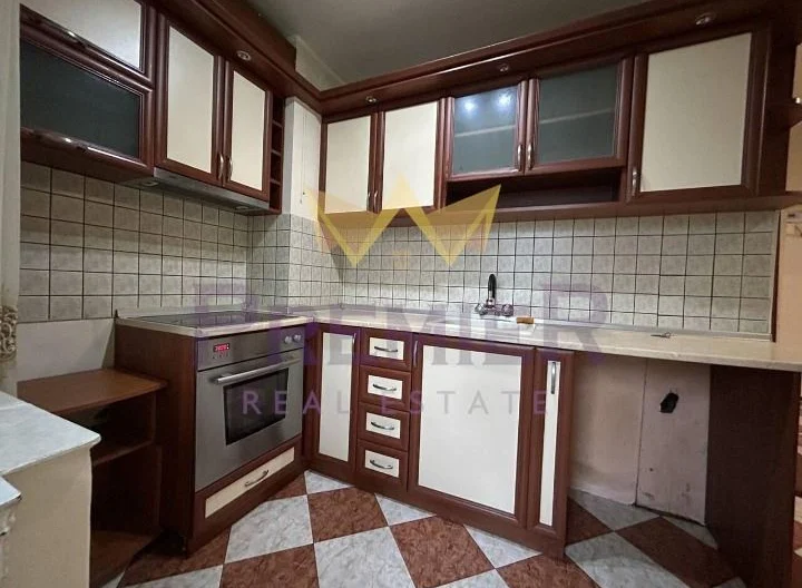 Тристаен апартамент – Левски, Варна -  - снимка 1 - Имоти Премиер