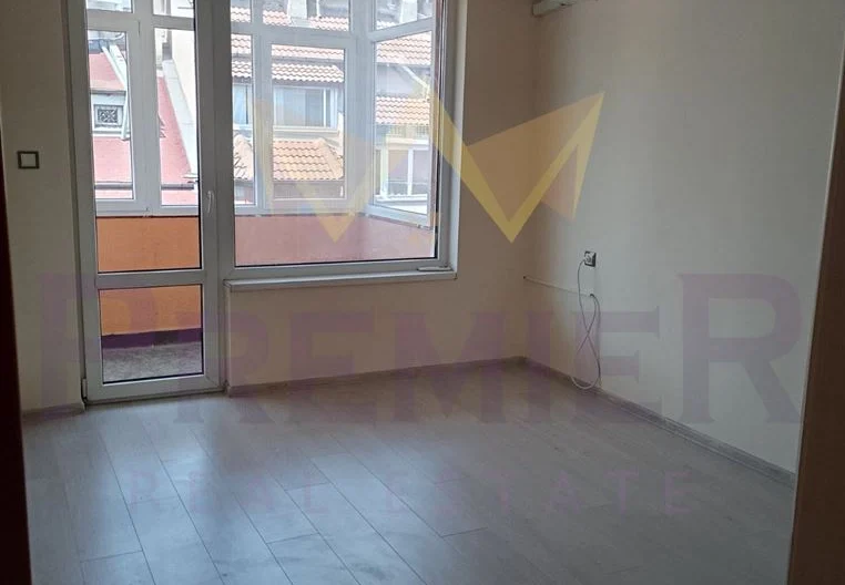 Тристаен апартамент – Спортна зала, Варна - - снимка 12 - Имоти Премиер