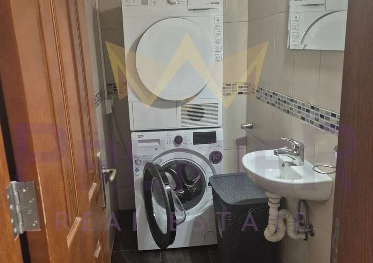 ТРИСТАЕН АПАРТАМЕНТ БАЗАР ЛЕВСКИ - - снимка 6 - Имоти Премиер