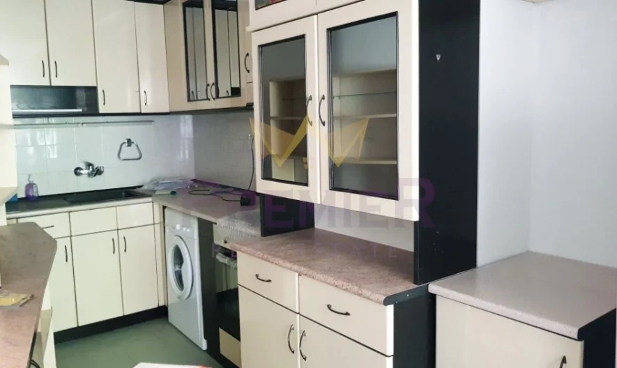 ТРИСТАЕН АПАРТАМЕНТ ЧЕРВЕН ПЛОЩАД - - снимка 1 - Имоти Премиер