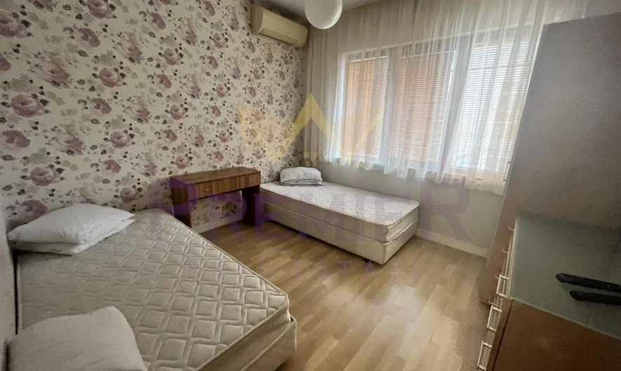 ТРИСТАЕН АПАРТАМЕНТ ЧЕРВЕН ПЛОЩАД -  - снимка 7 - Имоти Премиер