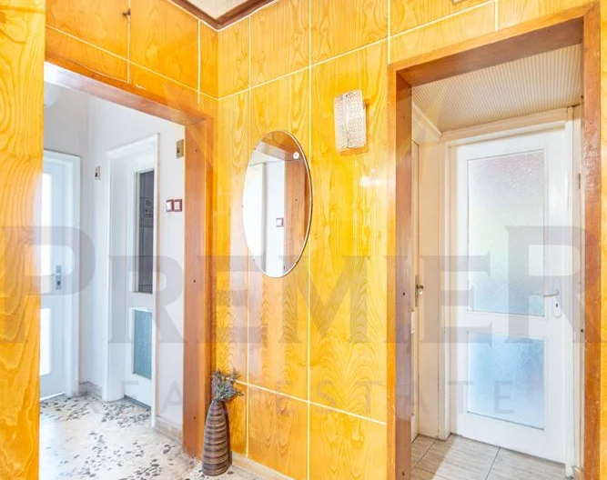 Тристаен апартамент до Руското училище -  - снимка 17 - Имоти Премиер