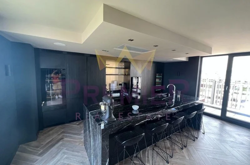 ТРИСТАЕН АПАРТАМЕНТ, ИДЕАЛЕН ЦЕНТЪР -  - снимка 1 - Имоти Премиер