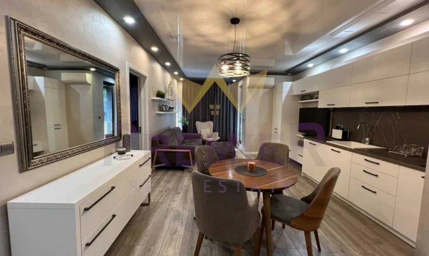 ТРИСТАЕН АПАРТАМЕНТ, ИДЕАЛЕН ЦЕНТЪР -  - снимка 1 - Имоти Премиер