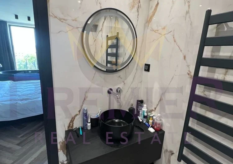 ТРИСТАЕН АПАРТАМЕНТ, ИДЕАЛЕН ЦЕНТЪР - - снимка 12 - Имоти Премиер