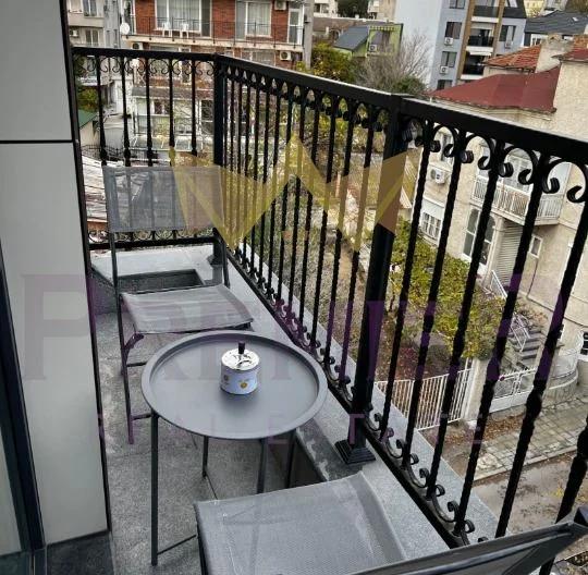 ТРИСТАЕН АПАРТАМЕНТ, ИДЕАЛЕН ЦЕНТЪР - - снимка 13 - Имоти Премиер