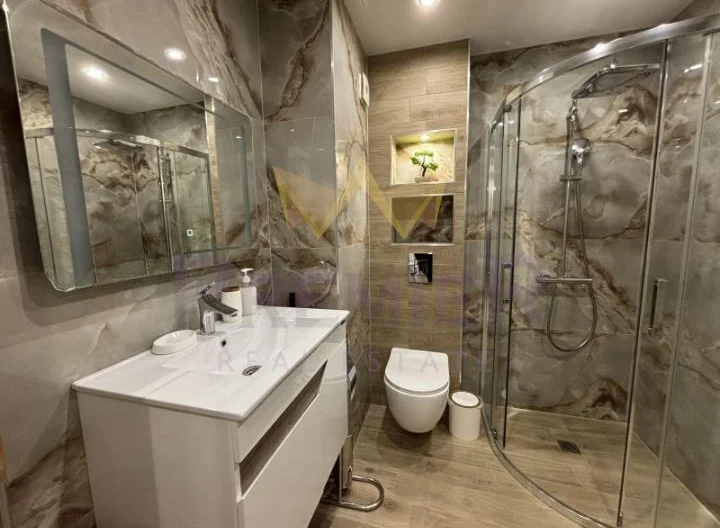 ТРИСТАЕН АПАРТАМЕНТ, ИДЕАЛЕН ЦЕНТЪР - - снимка 14 - Имоти Премиер