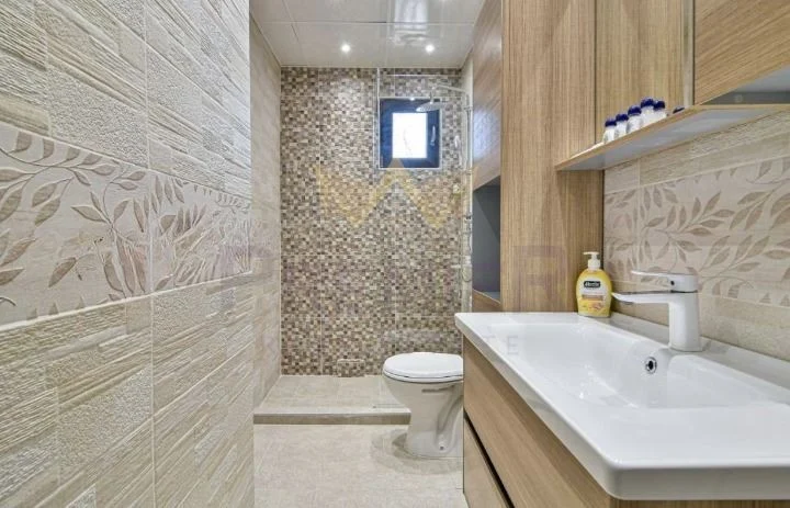 ТРИСТАЕН АПАРТАМЕНТ, ИДЕАЛЕН ЦЕНТЪР -  - снимка 14 - Имоти Премиер