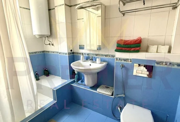 ТРИСТАЕН АПАРТАМЕНТ, ИДЕАЛЕН ЦЕНТЪР - - снимка 2 - Имоти Премиер