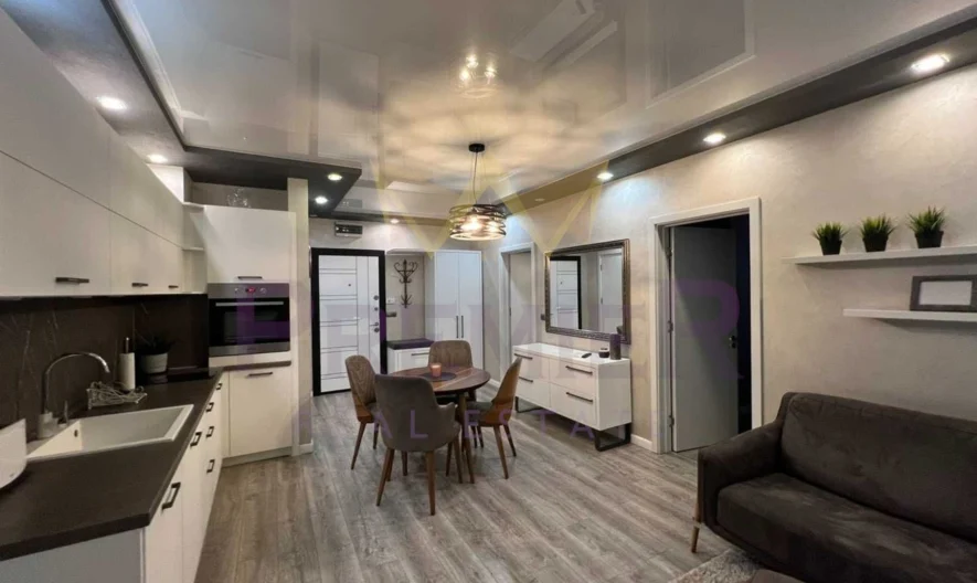 ТРИСТАЕН АПАРТАМЕНТ, ИДЕАЛЕН ЦЕНТЪР -  - снимка 2 - Имоти Премиер