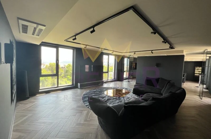 ТРИСТАЕН АПАРТАМЕНТ, ИДЕАЛЕН ЦЕНТЪР -  - снимка 4 - Имоти Премиер