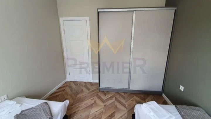 ТРИСТАЕН АПАРТАМЕНТ, ИДЕАЛЕН ЦЕНТЪР - - снимка 4 - Имоти Премиер