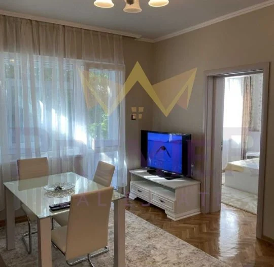 ТРИСТАЕН АПАРТАМЕНТ, ИДЕАЛЕН ЦЕНТЪР -  - снимка 4 - Имоти Премиер