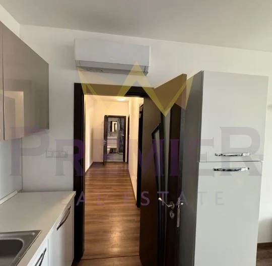 ТРИСТАЕН АПАРТАМЕНТ, ИДЕАЛЕН ЦЕНТЪР - - снимка 5 - Имоти Премиер